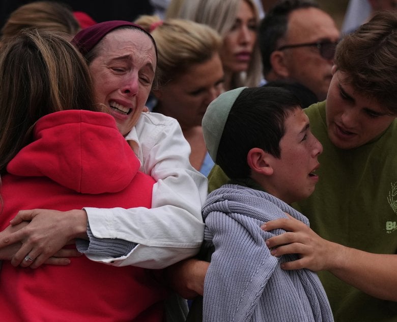 Mourners at Bondi.